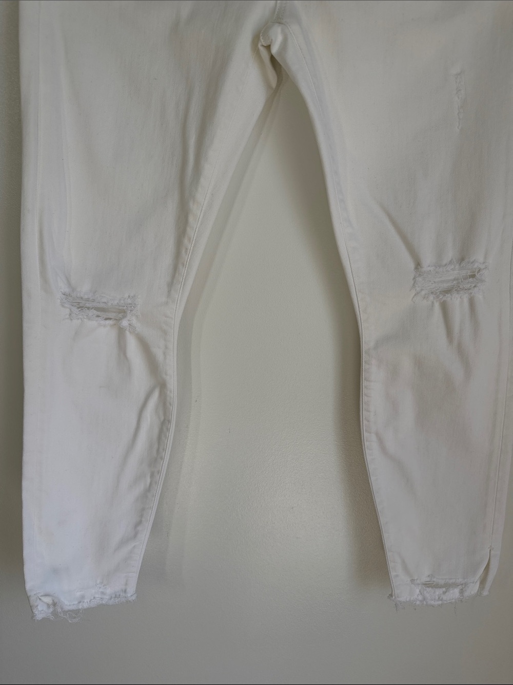 R 13 Distressed Boy Skinny in Warren White - Size 30 - Picture 4 of 9